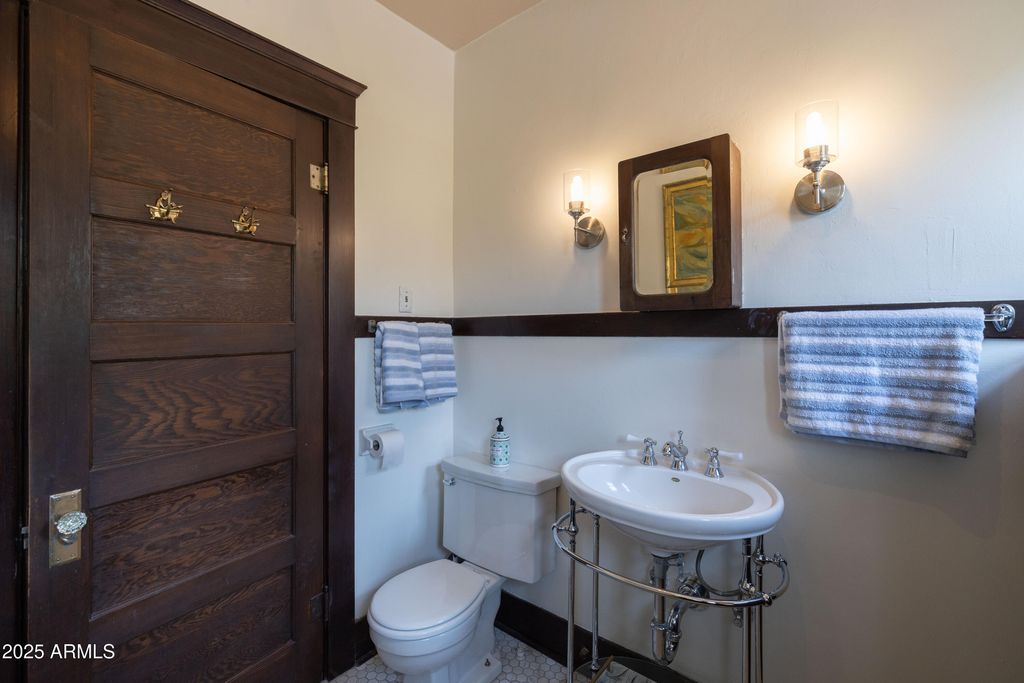 Image 28 of property listing at 70 W LYNWOOD Street, Phoenix, AZ 85003