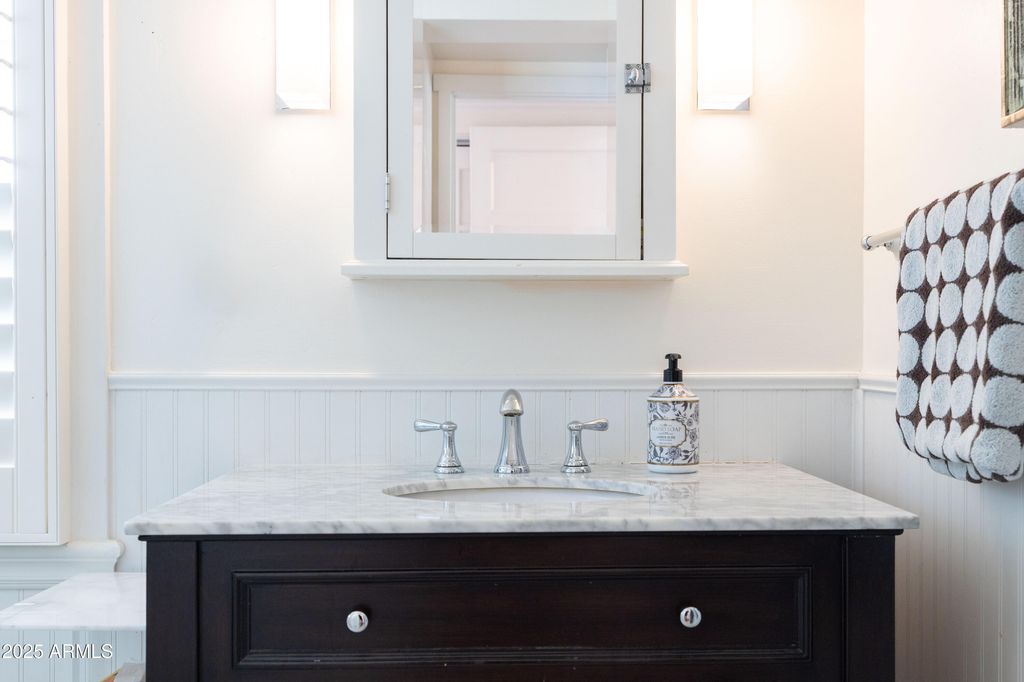 Image 34 of property listing at 70 W LYNWOOD Street, Phoenix, AZ 85003