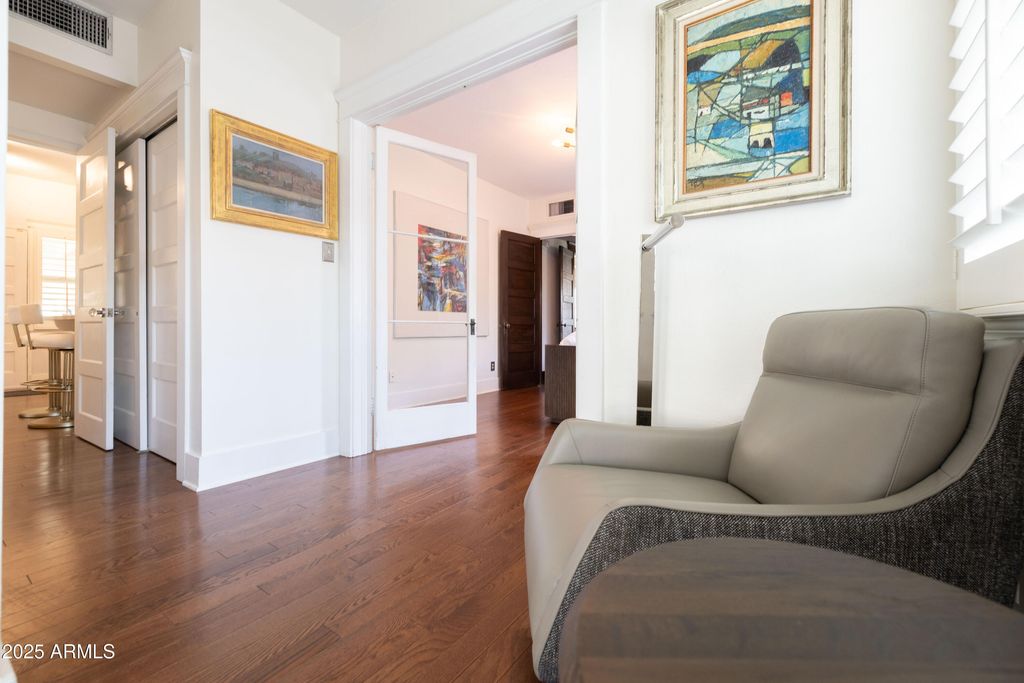 Image 36 of property listing at 70 W LYNWOOD Street, Phoenix, AZ 85003