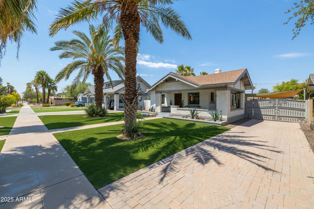 Image 4 of property listing at 70 W LYNWOOD Street, Phoenix, AZ 85003