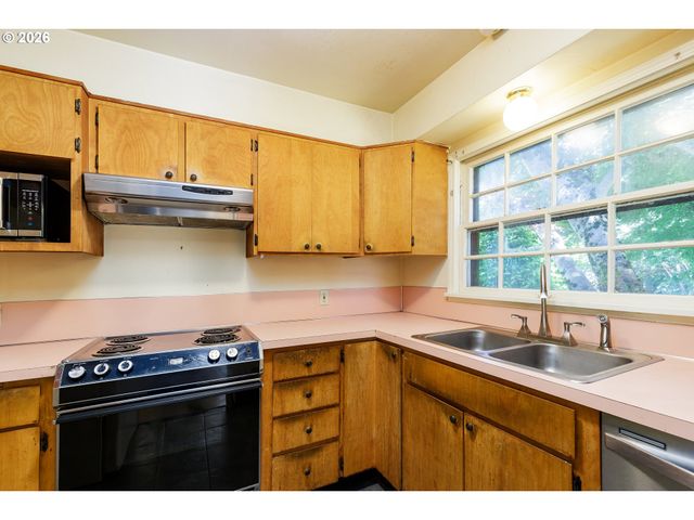 232 Ne RUSSET St, Portland, OR 97211
