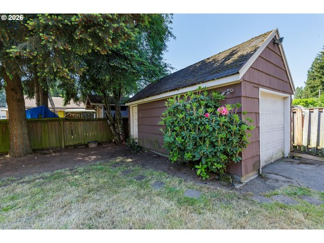 232 Ne RUSSET St, Portland, OR 97211