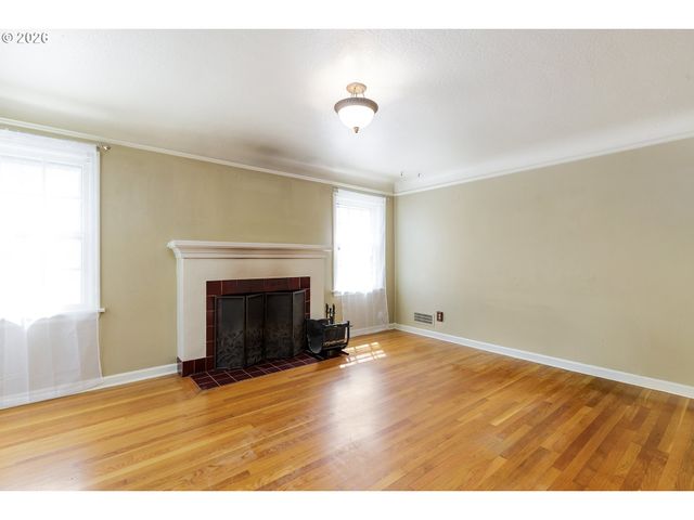 232 Ne RUSSET St, Portland, OR 97211