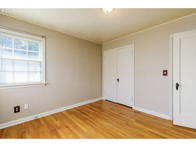 232 Ne RUSSET St, Portland, OR 97211