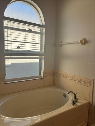 31318 HEATHERSTONE DR, Wesley Chapel, FL 33543