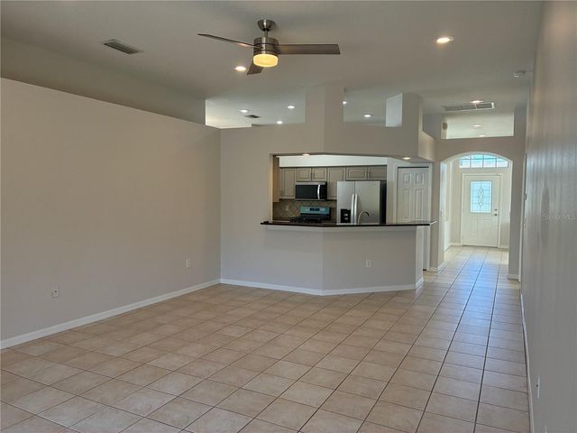 31318 HEATHERSTONE DR, Wesley Chapel, FL 33543