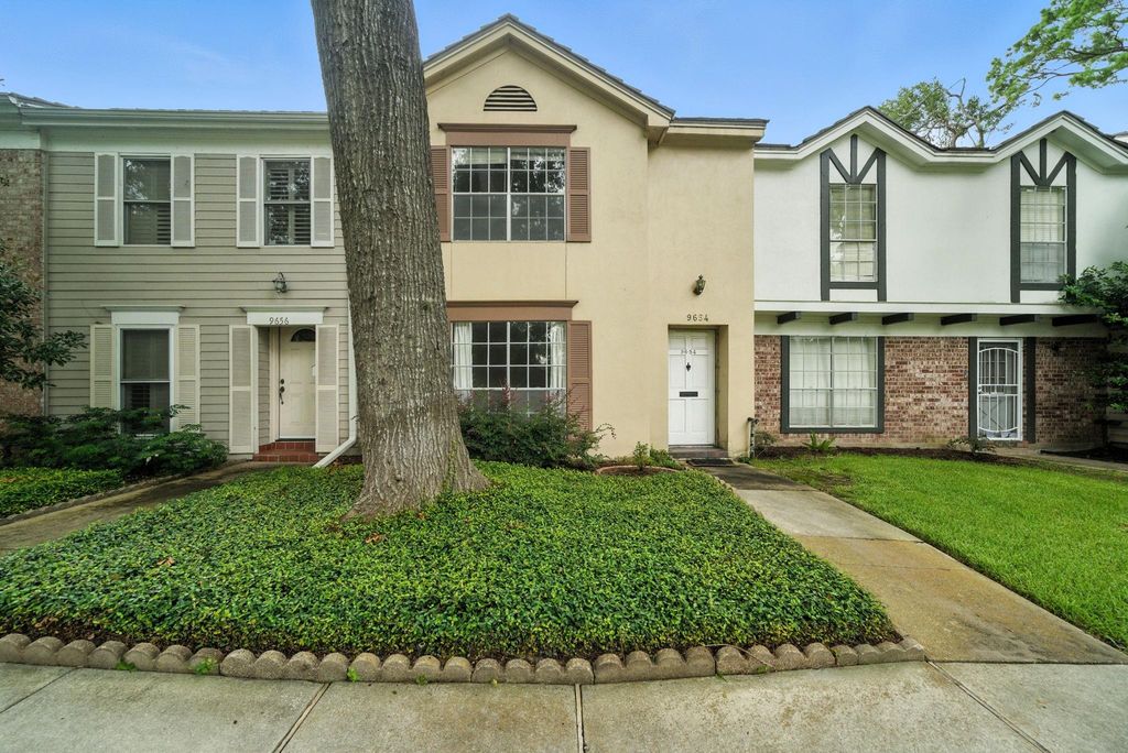 9654 Westview Drive, Houston, TX 77055