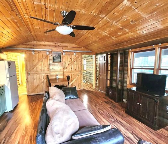 279 Lakeshore Drive, Oxford, WI 53952