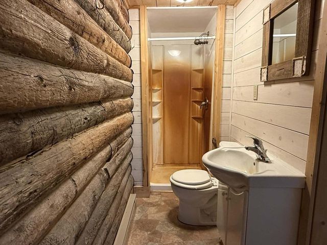 279 Lakeshore Drive, Oxford, WI 53952