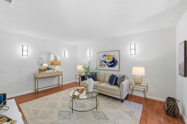 2567 Easton Lane 27, San Jose, CA 95133