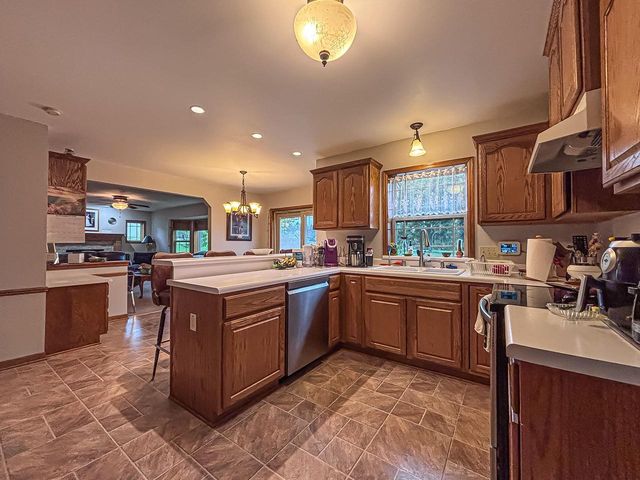 N73W15494 Paseo LANE, Menomonee Falls, WI 53051