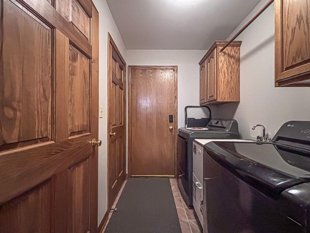 N73W15494 Paseo LANE, Menomonee Falls, WI 53051