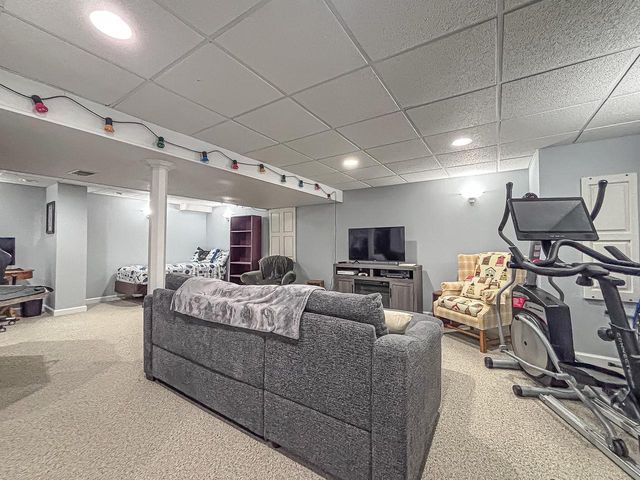 N73W15494 Paseo LANE, Menomonee Falls, WI 53051