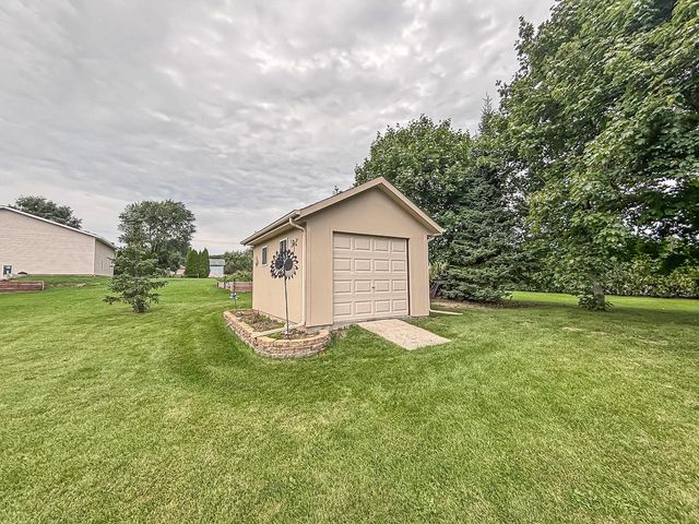 N73W15494 Paseo LANE, Menomonee Falls, WI 53051