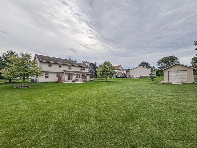 N73W15494 Paseo LANE, Menomonee Falls, WI 53051