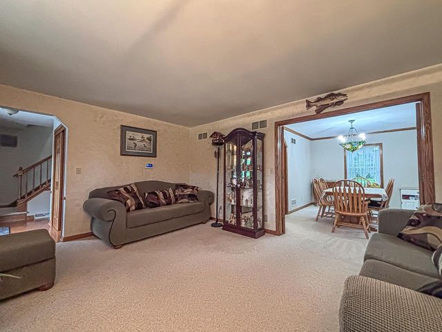 N73W15494 Paseo LANE, Menomonee Falls, WI 53051