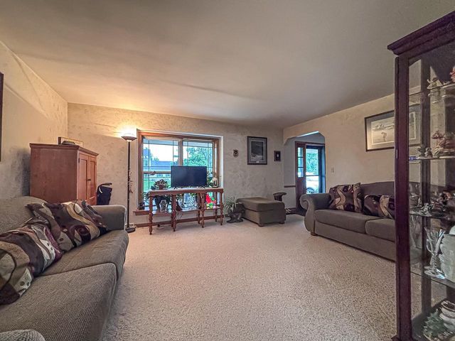 N73W15494 Paseo LANE, Menomonee Falls, WI 53051