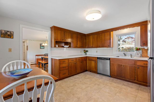 18 Captain Stanley Road, South Yarmouth, MA 02664