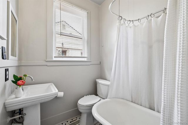 2984 S Delaware Street, Englewood, CO 80110