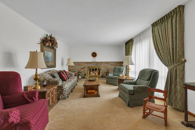 452 Center Grange ROAD, Center Twp, PA 15061