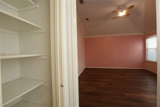 10433 E Lake Terrace, Fort Worth, TX 76053