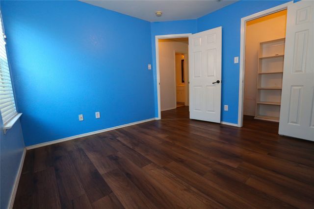 10433 E Lake Terrace, Fort Worth, TX 76053