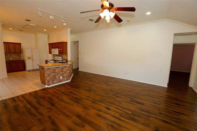 10433 E Lake Terrace, Fort Worth, TX 76053