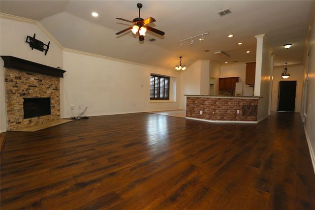 10433 E Lake Terrace, Fort Worth, TX 76053