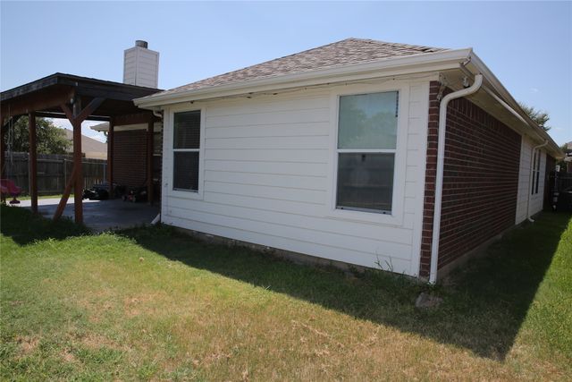 10433 E Lake Terrace, Fort Worth, TX 76053