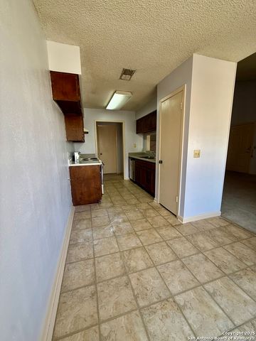 2255 Thousand Oaks Dr Apt 808, San Antonio, TX 78232