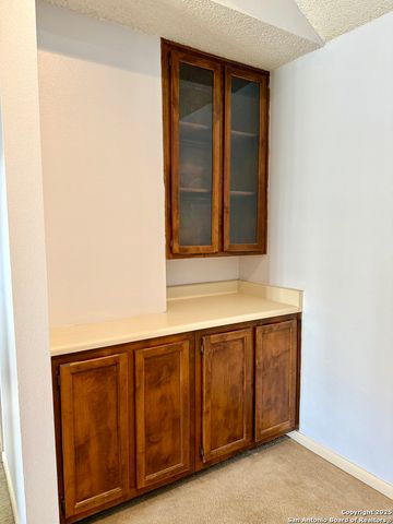 2255 Thousand Oaks Dr Apt 808, San Antonio, TX 78232