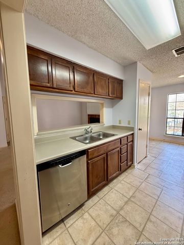 2255 Thousand Oaks Dr Apt 808, San Antonio, TX 78232