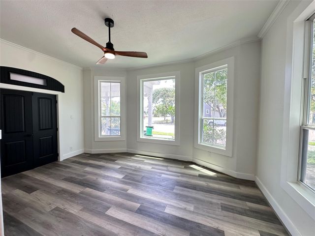 2001 29th Street Down, Galveston, TX 77550