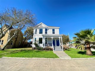 2001 29th Street Down, Galveston, TX 77550
