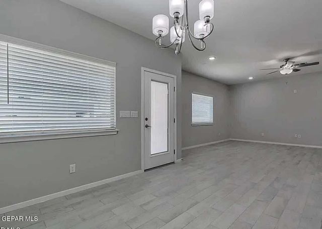 933 Desert Verbena, Socorro, TX 79927