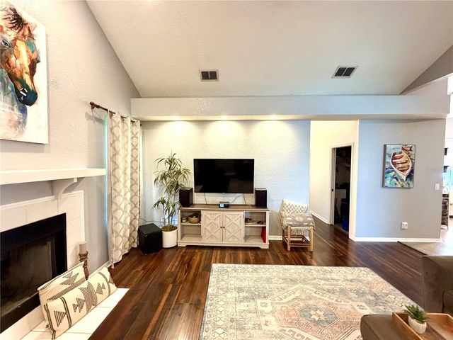 405 VALLEY COURT, Winter Haven, FL 33884