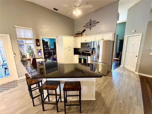 405 VALLEY COURT, Winter Haven, FL 33884