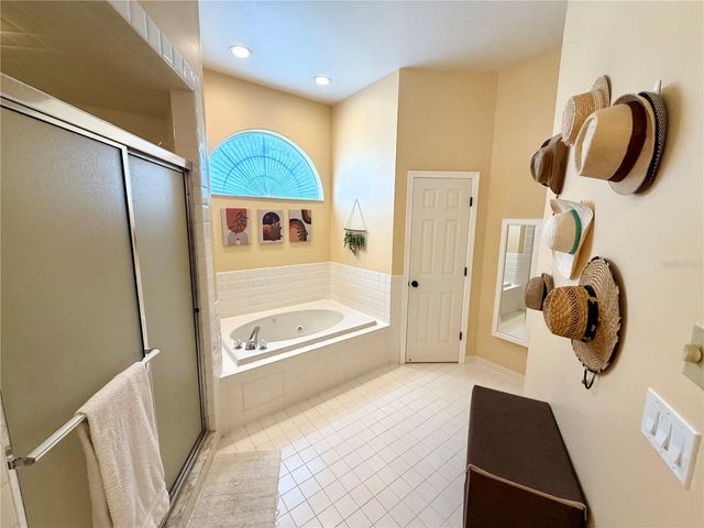 405 VALLEY COURT, Winter Haven, FL 33884