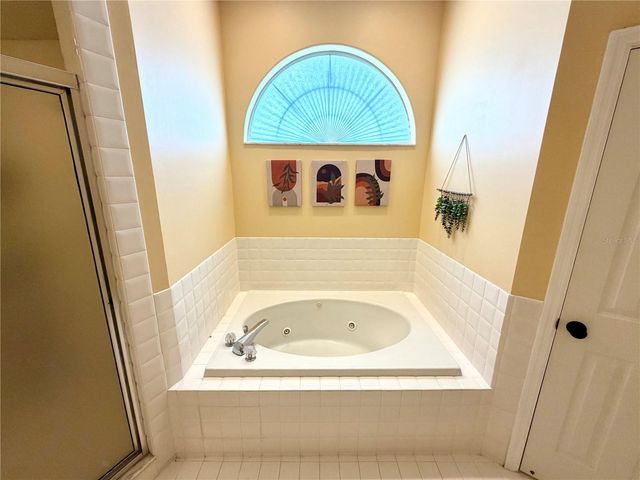 405 VALLEY COURT, Winter Haven, FL 33884
