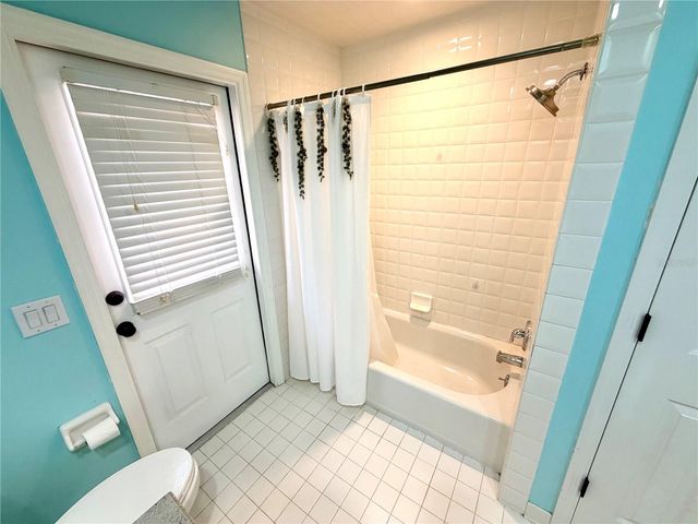 405 VALLEY COURT, Winter Haven, FL 33884