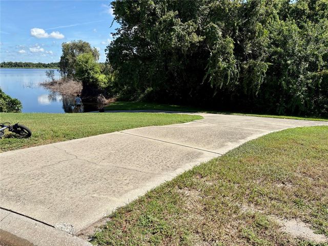405 VALLEY COURT, Winter Haven, FL 33884
