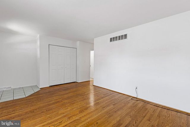 323 E EDGEWATER WAY, Newark, DE 19702