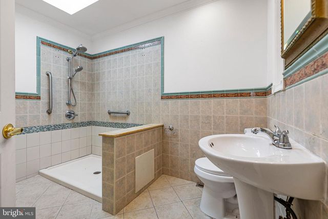 323 E EDGEWATER WAY, Newark, DE 19702