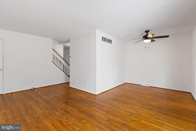323 E EDGEWATER WAY, Newark, DE 19702