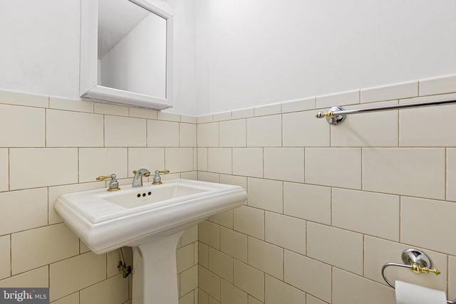 323 E EDGEWATER WAY, Newark, DE 19702