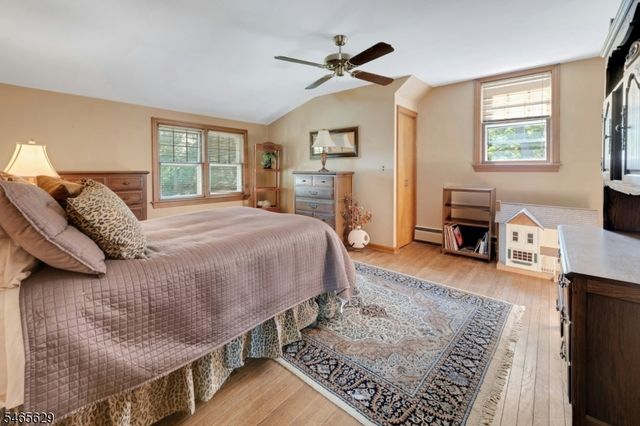 179 Oaks Road, Long Hill Twp., NJ 07946
