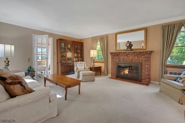 179 Oaks Road, Long Hill Twp., NJ 07946