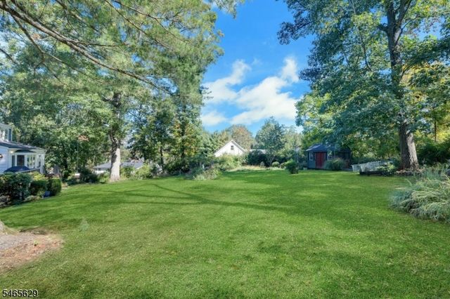 179 Oaks Road, Long Hill Twp., NJ 07946