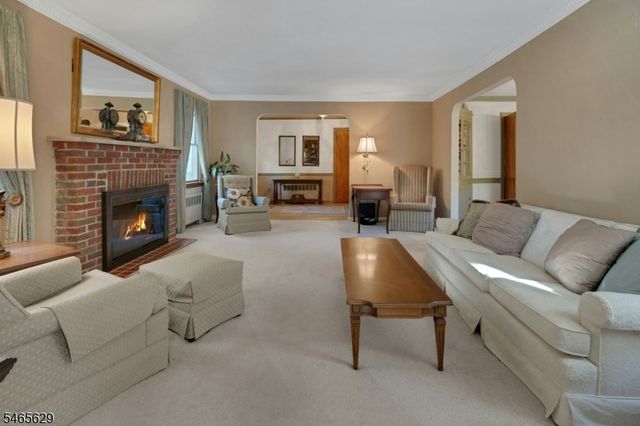 179 Oaks Road, Long Hill Twp., NJ 07946