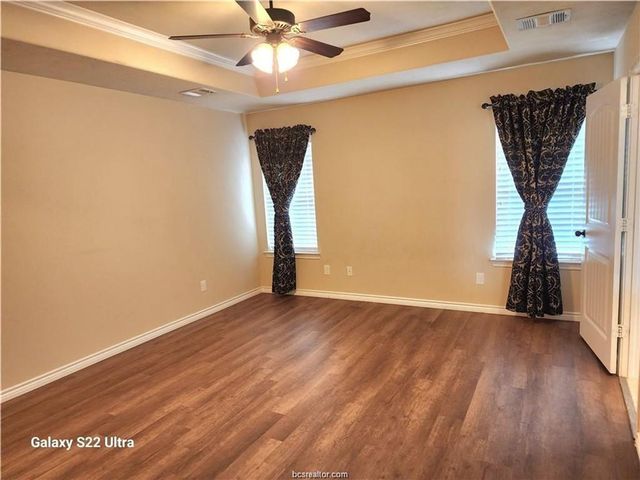 912 Dove Run, College Station, TX 77845